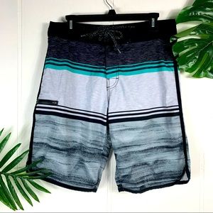 DISTORTION Men’s Striped Board Shorts Size Medium